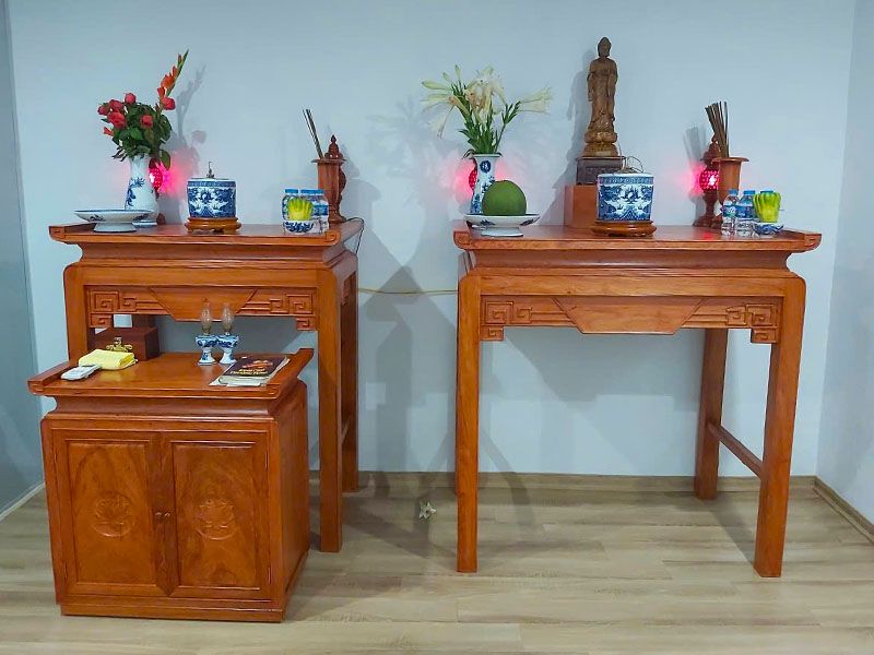 bàn thờ gỗ hương có tốt không