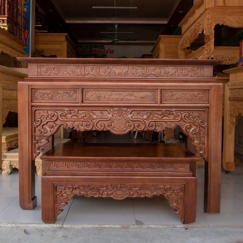 bàn thờ gỗ gụ giá bao nhiêu 6
