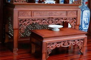bàn thờ quay hướng nào đẹp 2